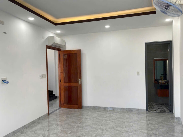 Cho thuê nhà mới mặt tiền kinh doanh, gần Đại học Nha Trang