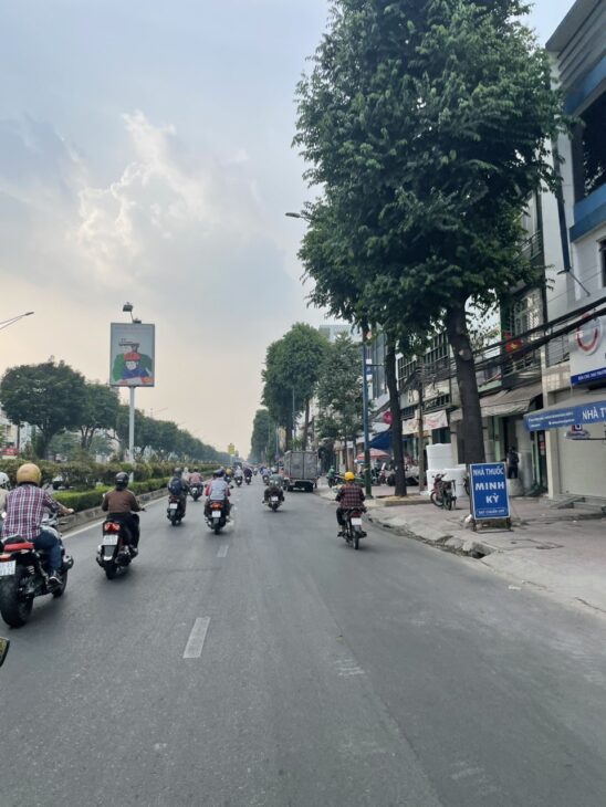 Bán nhà mặt tiền 17x49m giá 145 tỷ Đường Trường Chinh