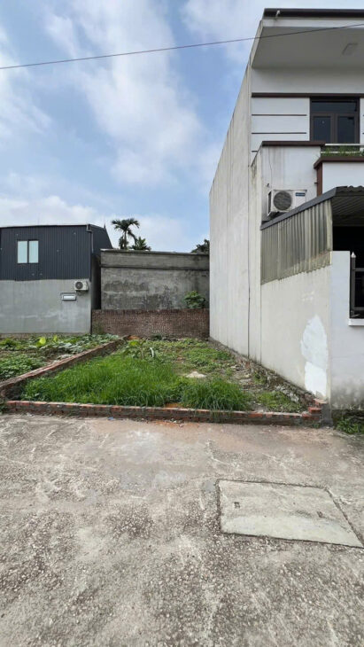 BÁN GẤP 46,8M PHÚC HÒA, PHÚC THỌ. Ô TÔ THÔNG. TC NHỈNH 2 TỶ XÍU