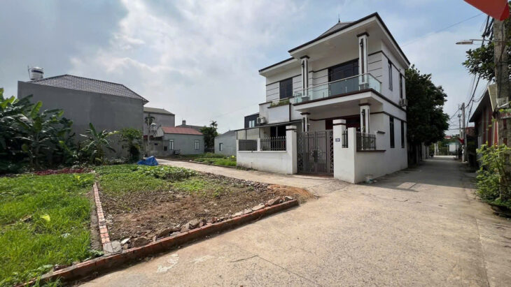 BÁN GẤP 46,8M PHÚC HÒA, PHÚC THỌ. Ô TÔ THÔNG. TC NHỈNH 2 TỶ XÍU