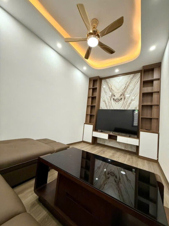 BÁN NHÀ MỚI NGAY NHỔN-ĐẦY ĐỦ NỘI THẤT-OTO ĐỖ CỬA.