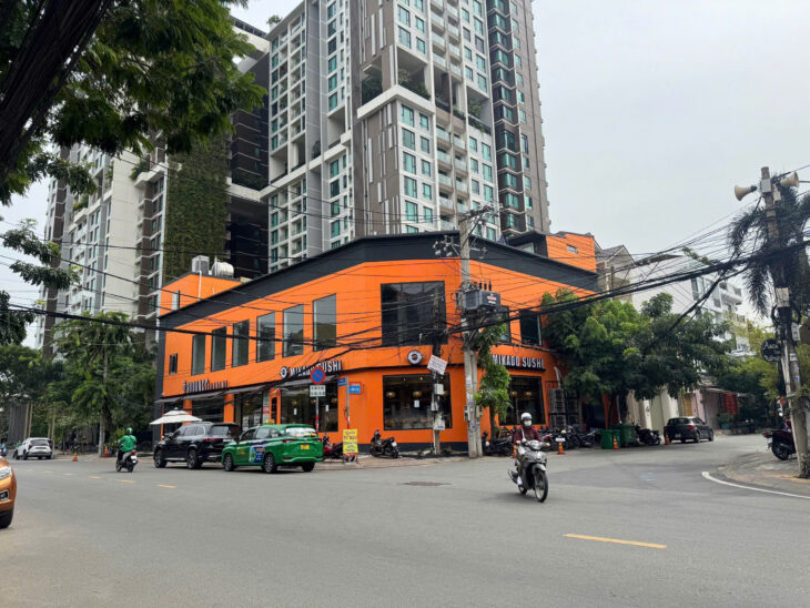 BÁN ĐẤT VÀ NHÀ CẤP 4 NGUYỄN VĂN HƯỞNG – THẢO ĐIỀN – VỊ TRÍ ĐẸP NGAY TRƯỜNG BIS