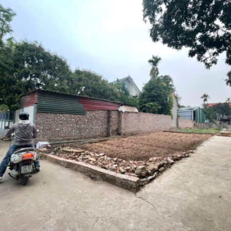 Nhỉnh 1 tỷ, sở hữu 40m Phúc Thọ, gần hồ điều hòa, dân cư đông đúc. Sẵn sổ giao dịch