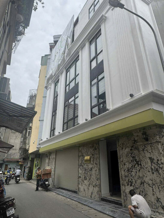 CỰC HIẾM Ô TÔ TRÁNH PHỐ MINH KHAI. KINH DOANH, Ở VIP, GIÁ CHỈ 8.9 TỶ.