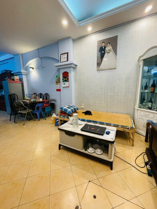 Cần bán nhà 40m x 3 tầng giá 8ty150 cực ngon giá tốt ngõ 296 Minh Khai, HBT