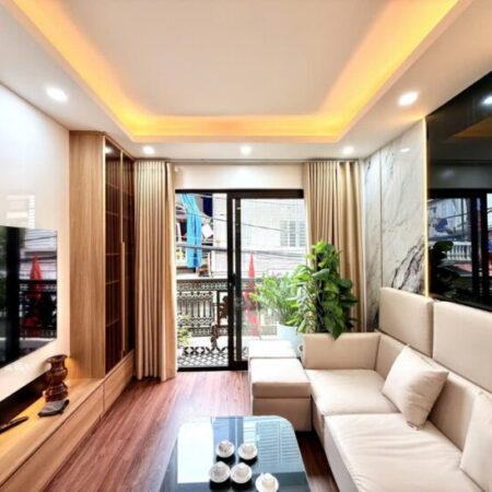 BÁN NHÀ NGUYỄN CHÍNH- HOÀNG MAI, 48 M2, 5 TẦNG, THANG MÁY, GIÁ 15,9 TỶ.