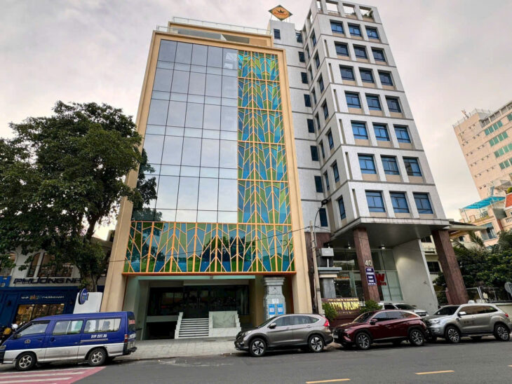 BÁN TÒA NHÀ VĂN PHÒNG 2H + 10 TẦNG-MT HOÀNG VIỆT TÂN BÌNH. DT: 12MX20M – 158 TỶ TL