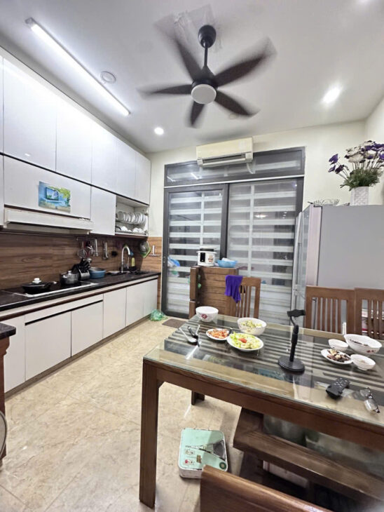 KIM ĐỒNG, HOÀNG MAI, 46/48 M2 , 5 TẦNG, MẶT TIỀN 4,2 M, GIÁ NHỈNH 16 TỶ,
