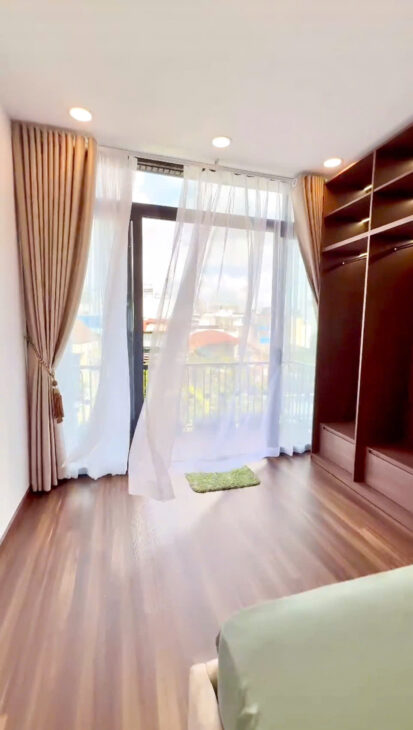 BÁN NHÀ PHÚ NHUẬN- MẶT TIỀN NGUYỄN TRỌNG TUYỂN- 4 TẦNG 3 PHÒNG NGỦ NỘI THẤT NGHỈ DƯỠNG: Nhỉnh 7 Tỷ