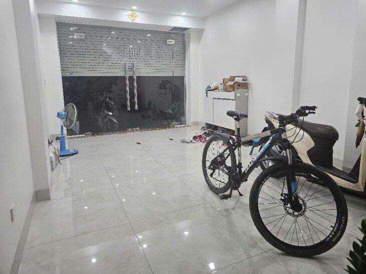 HOA HẬU CHÂN DÀI MIÊN MAN : CHÍNH CHỦ BÁN TOÀ NHÀ 7 TẦNG FULL NỘI THẤT THANG MÁY NHẬP KHẨU – 50M Ô