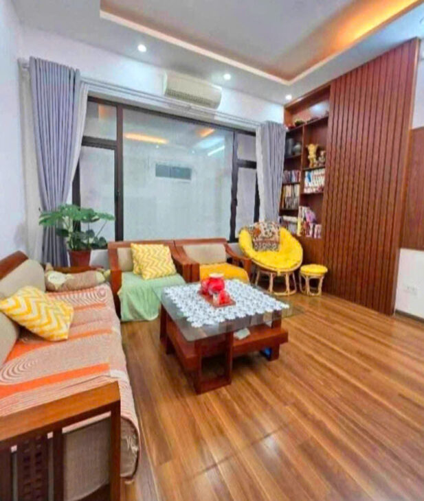 BÁN NHÀ LẠC LONG QUÂN – 5 TẦNG x 30M – GIÁ CHỈ 7,4 TỶ – NGÕ THÔNG RỘNG, Ô TÔ GẦN – LÔ GÓC