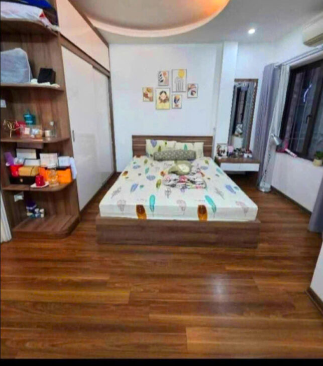 BÁN NHÀ LẠC LONG QUÂN – 5 TẦNG x 30M – GIÁ CHỈ 7,4 TỶ – NGÕ THÔNG RỘNG, Ô TÔ GẦN – LÔ GÓC
