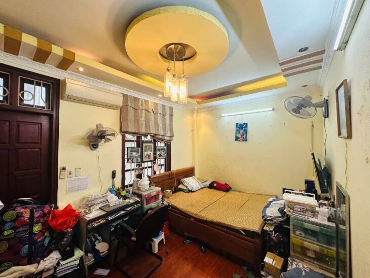 PHỐ TÂY SƠN-ĐỐNG ĐA, 30m ra mặt phố-DT 35M2- 5 TẦNG-MT9M-GIÁ CHỈ 8.2 TỶ