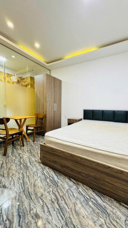 NHÀ KẾ QUẬN 1- DÒNG TIỀN 3.6 TỶ/5NĂM- CAO 6 TẦNG 8 PHÒNG ĐỦ NỘI THẤT- NGUYỄN KHOÁI QUẬN 4: 12 TỶ.