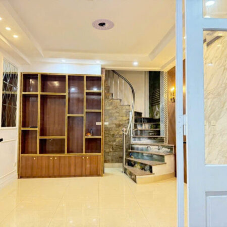 NHÀ ĐẸP BA ĐÌNH- LÔ GÓC – GẦN PHỐ – NGÕ THÔNG – 3 NGỦ – CÔNG NĂNG SỬ DỤNG ĐẦY ĐỦ – HÀNG HIẾM – BAY