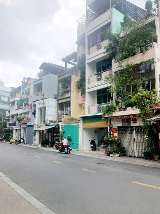 MẶT TIỀN NGUYỄN VĂN NGUYỄN Q1, MẶT SAU HXH – DIỆN TÍCH 82M2 (4M x 20.5M) – NHÀ 5 TẦNG THANG MÁY –