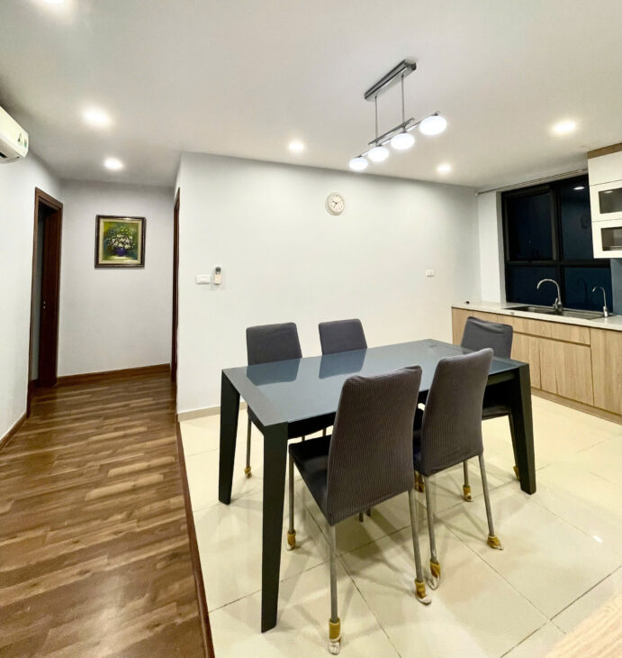 Căn góc dt 162m2, có 4 phòng ngủ 3 WC tòa khu Ruby, ban công hướng mát giá tốt nhất thị trường