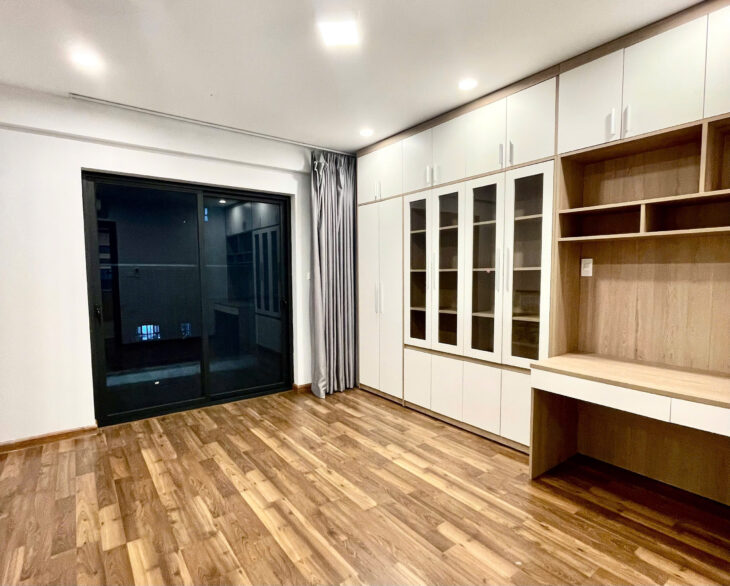 Căn góc dt 162m2, có 4 phòng ngủ 3 WC tòa khu Ruby, ban công hướng mát giá tốt nhất thị trường