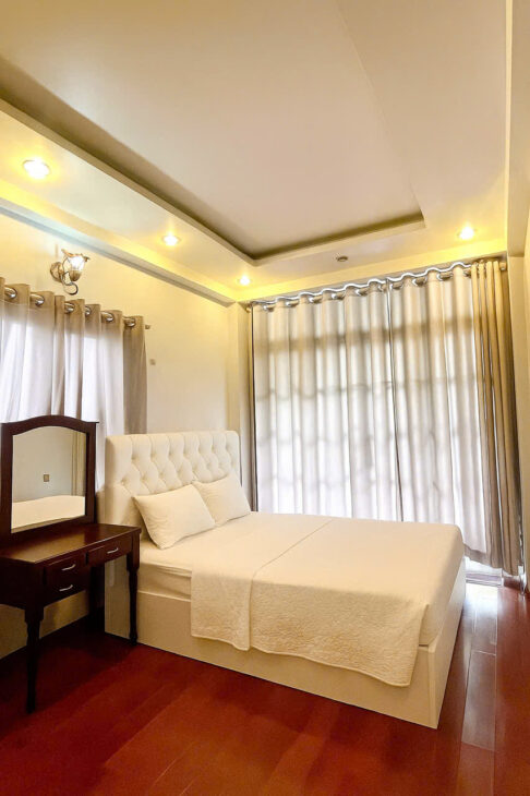 7 TỶ NHỈNH: QUẬN 3 CMT8- HẺM XE TẢI- 5 TẦNG 7 PHÒNG- THU NHẬP 500 TR/NĂM,Ở & ĐẦU TƯ. VŨ: 0933910039