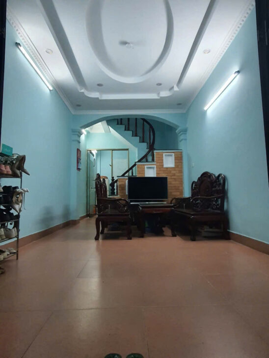 nhà đẹp 5m ra ôt tránh gần chợ nam dư