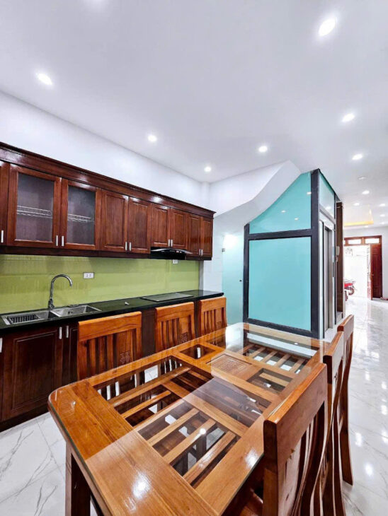 BÁN NHÀ TRẦN QUỐC HOÀN – 40M X 7 TẦNG – PHÂN LÔ – Ô TÔ TRÁNH – 2 MẶT THOÁNG – KINH DOANH – 15.5 TỶ