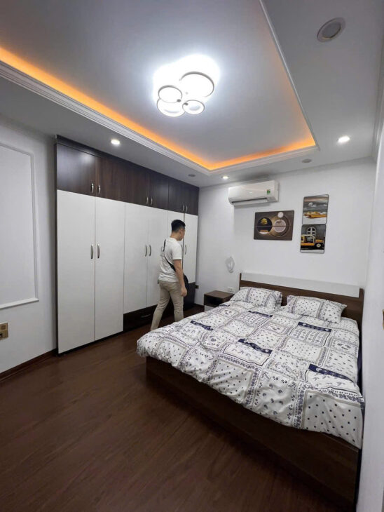 BÁN NHÀ TRẦN QUỐC HOÀN – 40M X 7 TẦNG – PHÂN LÔ – Ô TÔ TRÁNH – 2 MẶT THOÁNG – KINH DOANH – 15.5 TỶ