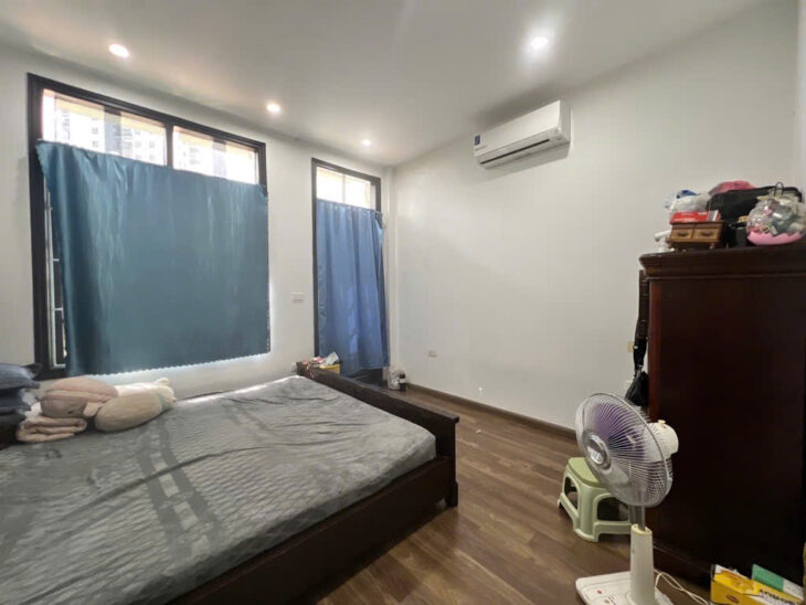 BÁN NHÀ LẠC LONG QUÂN – 62M2 – 5 TẦNG – PHÂN LÔ – Ô TÔ 7 CHỖ VÀO NHÀ – DÂN XÂY – KINH DOANH – 15.5