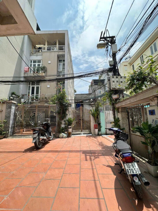 Cần bán 164m ĐẤT, MT 8,5m Bồ Đề giá 24,5ty ,oto KD