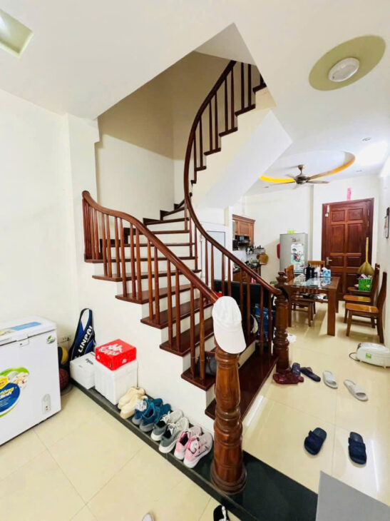 PHÂN LÔ HOÀNG QUỐC VIỆT – CẦU GIẤY – 2 MẶT Ô TÔ TRƯỚC SAU, KINH DOANH, Ở SƯỚNG- Ô TÔ VÀO NHÀ – HAI