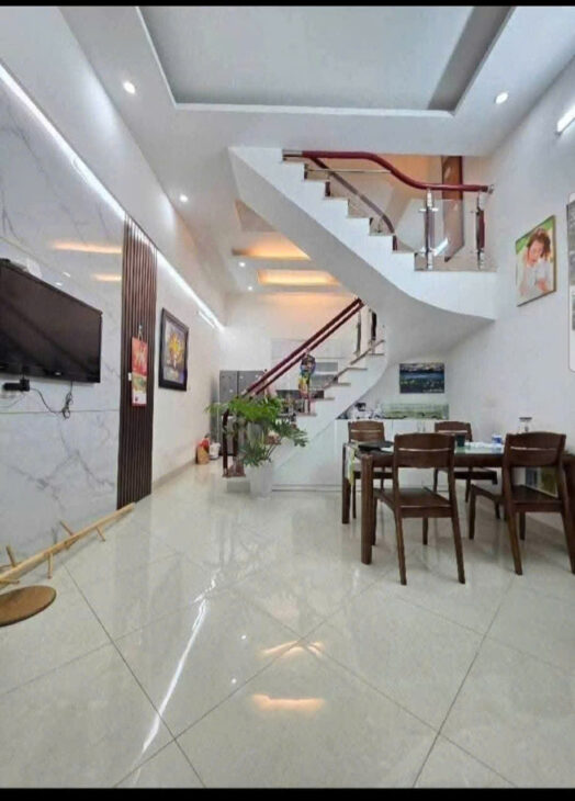 BÁN NHÀ HOÀNG QUỐC VIỆT – 50M² X 5 TẦNG, MẶT TIỀN 5M – PHÂN LÔ – Ô TÔ TRÁNH – GIÁ 15.2 TỶ