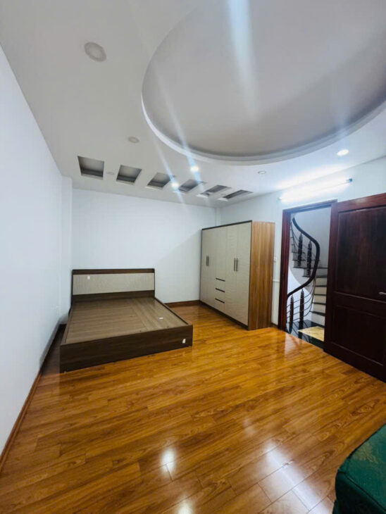 Giảm 500 triệu.Tôn Đức Thắng 36 m, 5 tầng 4 ngủ khép kín, vuông vắn, cách ô tô 5 m,ngõ 3 m, ban