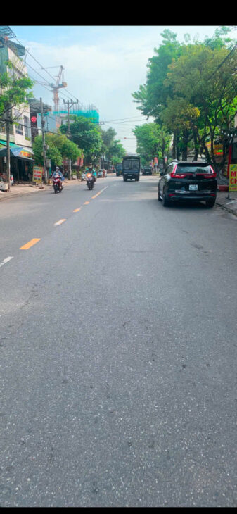 BÁN NHÀ MẶT TIỀN PHẠM NHƯ XƯƠNG – LIÊN CHIỂU 🏡 2 tầng + hầm, dt 100m² sổ đẹp 3PN, phòng thờ, sân