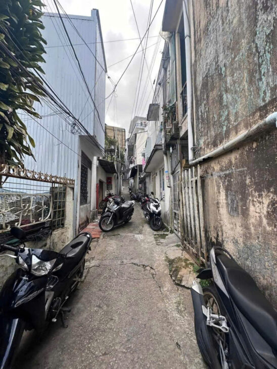 BÁN NHÀ 2 DÃY TRỌ 18 PHÒNG GẦN NGÃ 5 ĐH P8 ĐÀ LẠT – SỔ HỒNG, DOANH THU ỔN ĐỊNH – 4.6 TỶ