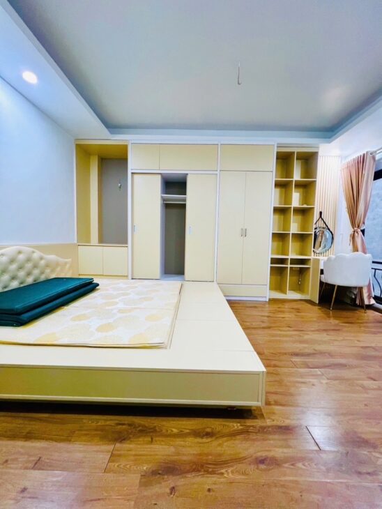 LẠC LONG QUÂN TÂY HỒ NHÀ ĐẸP 30M 5 TẦNG 3 NGỦ GIÁ 7 TỶ 600