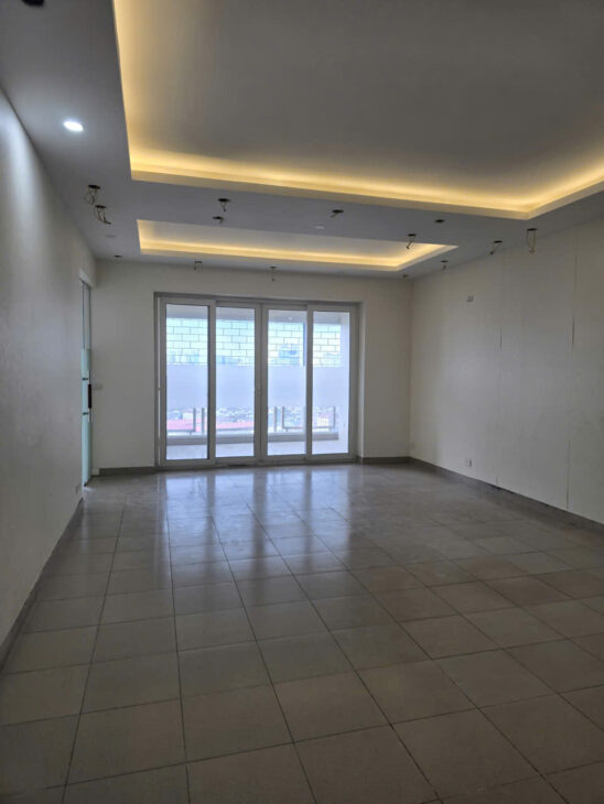 Cho thuê căn hộ dt 144m2 rộng thênh thang có thể làm văn phòng hoặc để ở lâu dài giá cực rẻ