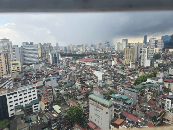 Cho thuê căn hộ dt 144m2 rộng thênh thang có thể làm văn phòng hoặc để ở lâu dài giá cực rẻ