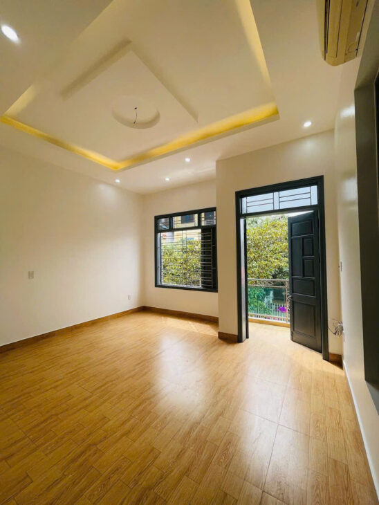 BÁN NHÀ 3 TẦNG LÔ GÓC – ĐẸP XUẤT SẮC TẠI TP. THÁI BÌNH, DT 130m2 GIÁ CHỈ NHỈNH 4 TỶ.