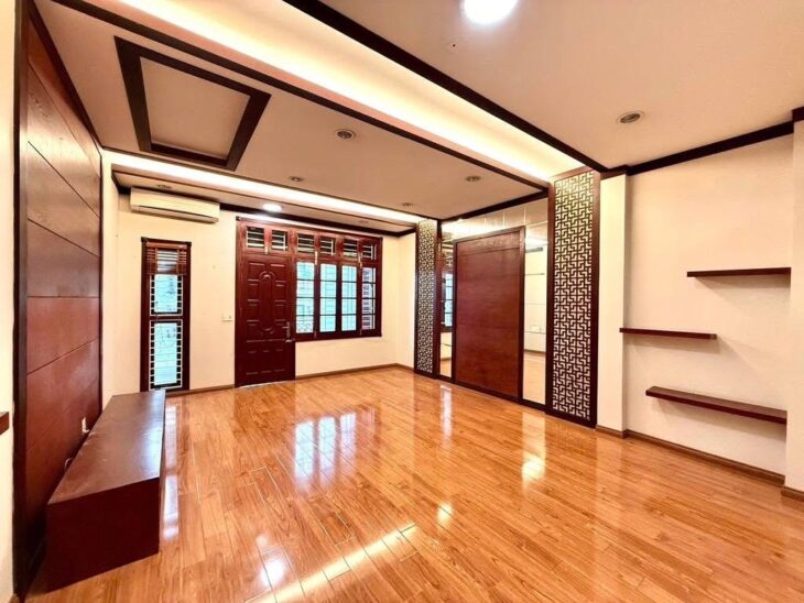 NHÀ ĐẸP SÀI ĐỒNG – THIẾT KẾ ĐẲNG CẤP – THANG MÁY – Ô TÔ TRÁNH – NGÕ THÔNG KINH DOANH