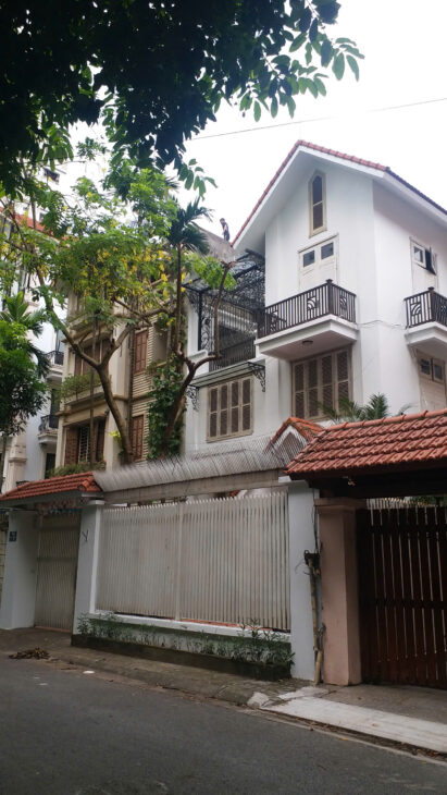 Cho thuê biệt thự Trung Hòa 145m2, 4 tầng làm văn phòng công ty, trung tâm dạy học