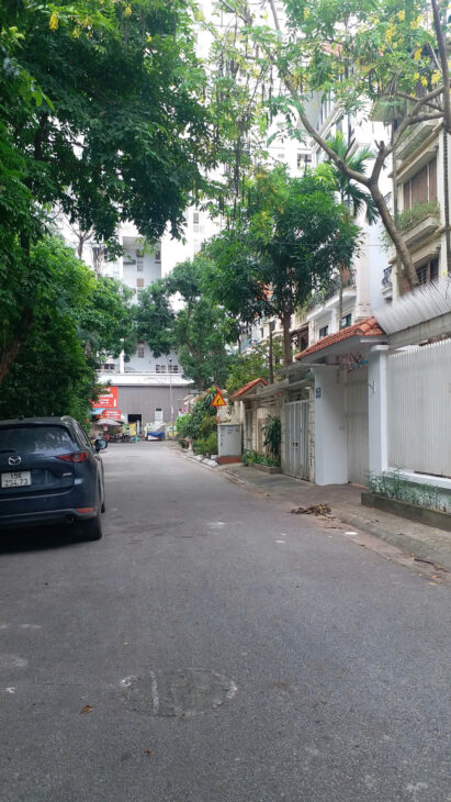 Cho thuê biệt thự Trung Hòa 145m2, 4 tầng làm văn phòng công ty, trung tâm dạy học