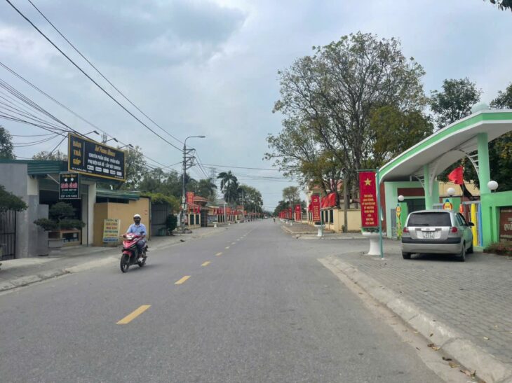 CẦN BÁN CĂN NHÀ 2 TẦNG TẠI P.Quảng Đông, TP.Thanh Hoá ĐANG KINH DOANH SẦM UẤT