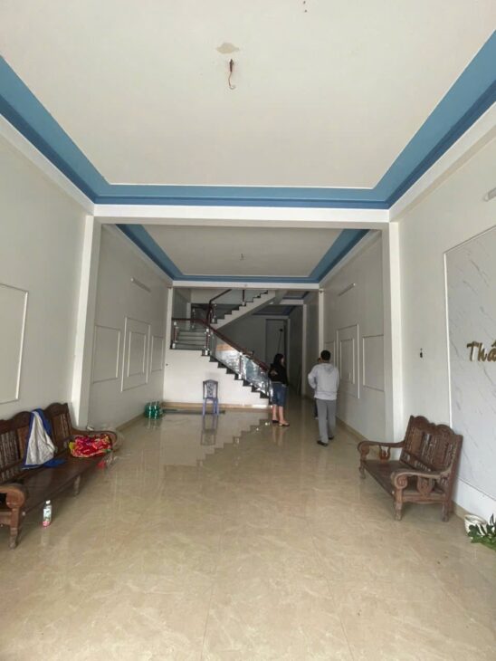 CẦN BÁN CĂN NHÀ 2 TẦNG TẠI P.Quảng Đông, TP.Thanh Hoá ĐANG KINH DOANH SẦM UẤT