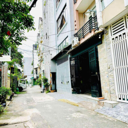 6 Tỷ nhỉnh: Nhà Quận 10 – ngay Bệnh Viện 115 – Xe hơi trong nhà 4 Tầng Ngang hơn 4m. VŨ 0933910039 6 Tỷ nhỉnh: Nhà Quận 10 – ngay Bệnh Viện 115 – Xe hơi trong nhà 4 Tầng Ngang hơn 4m. VŨ 0933910039