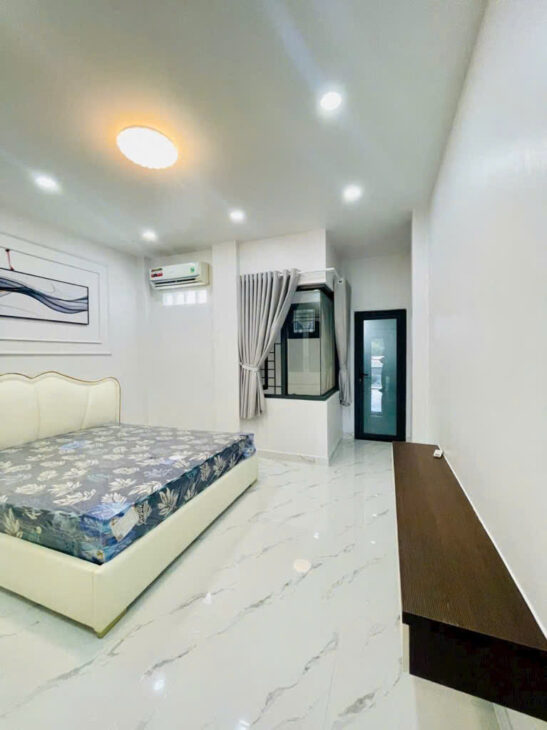 NHÀ ĐẸP GẦN QUẬN 7-5 TẦNG – HẺM XE HƠI – FULL NỘI THẤT CAO CẤP