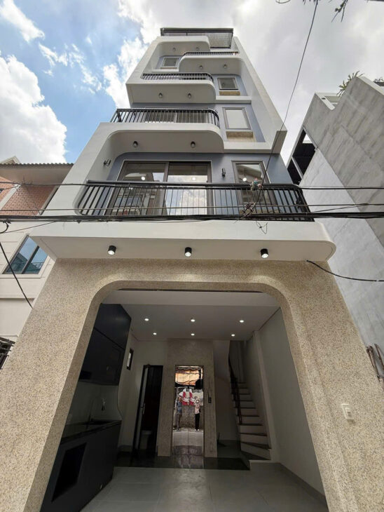 BÁN NHÀ LẠC LONG QUÂN 63M, 6 TẦNG THANG MÁY, 12 TỶ, NGÕ THÔNG – DÒNG TIỀN 50TR/THÁNG