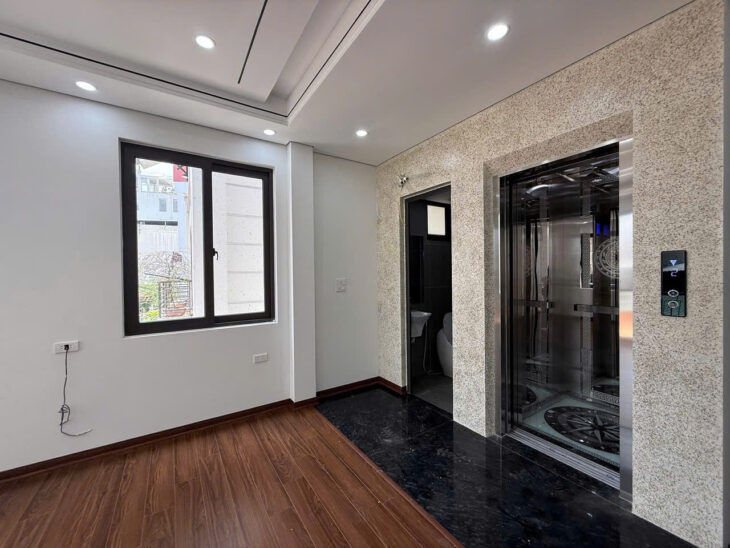 BÁN NHÀ LẠC LONG QUÂN 63M, 6 TẦNG THANG MÁY, 12 TỶ, NGÕ THÔNG – DÒNG TIỀN 50TR/THÁNG