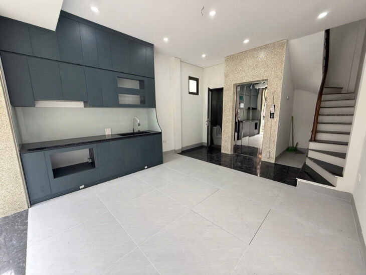 BÁN NHÀ LẠC LONG QUÂN 63M, 6 TẦNG THANG MÁY, 12 TỶ, NGÕ THÔNG – DÒNG TIỀN 50TR/THÁNG