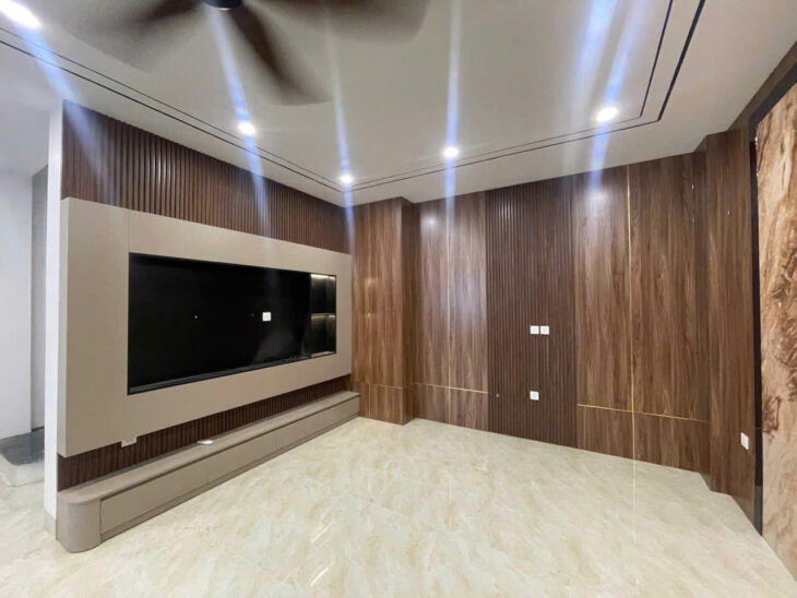 BÁN NHÀ PHÂN LÔ LẠC LONG QUÂN 60M² x 7 TẦNG THANG MÁY MT 5M – GIÁ 15 TỶ, Ô TÔ ĐỖ CỬA, KINH DOANH