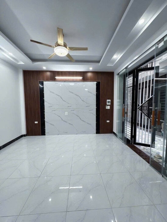BÁN NHÀ PHÂN LÔ PHẠM VĂN ĐỒNG 50M² x 7 TẦNG THANG MÁY MT 5M – GIÁ 12.5 TỶ, LÔ GÓC, Ô TÔ VÀO NHÀ