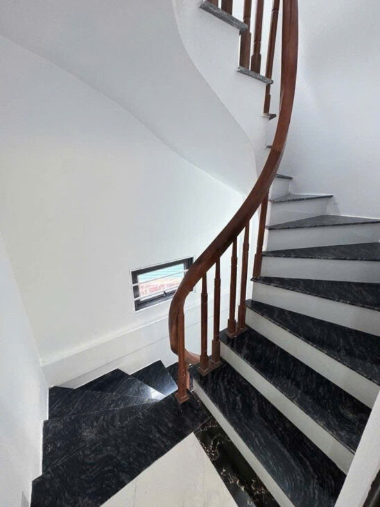 BÁN NHÀ PHÂN LÔ PHẠM VĂN ĐỒNG 50M² x 7 TẦNG THANG MÁY MT 5M – GIÁ 12.5 TỶ, LÔ GÓC, Ô TÔ VÀO NHÀ